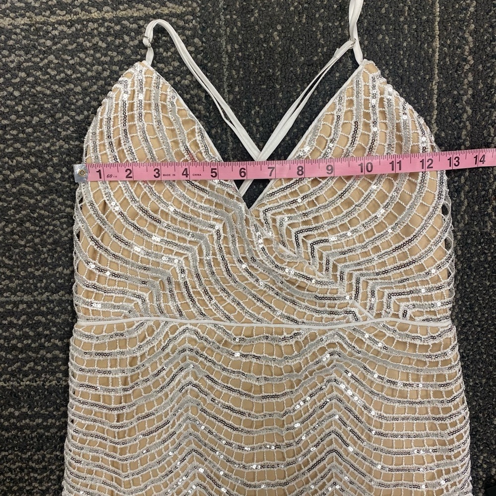 NWT Lulu’s Lele White and Silver Sequin Mini Dress Size Small - Picture 6 of 14